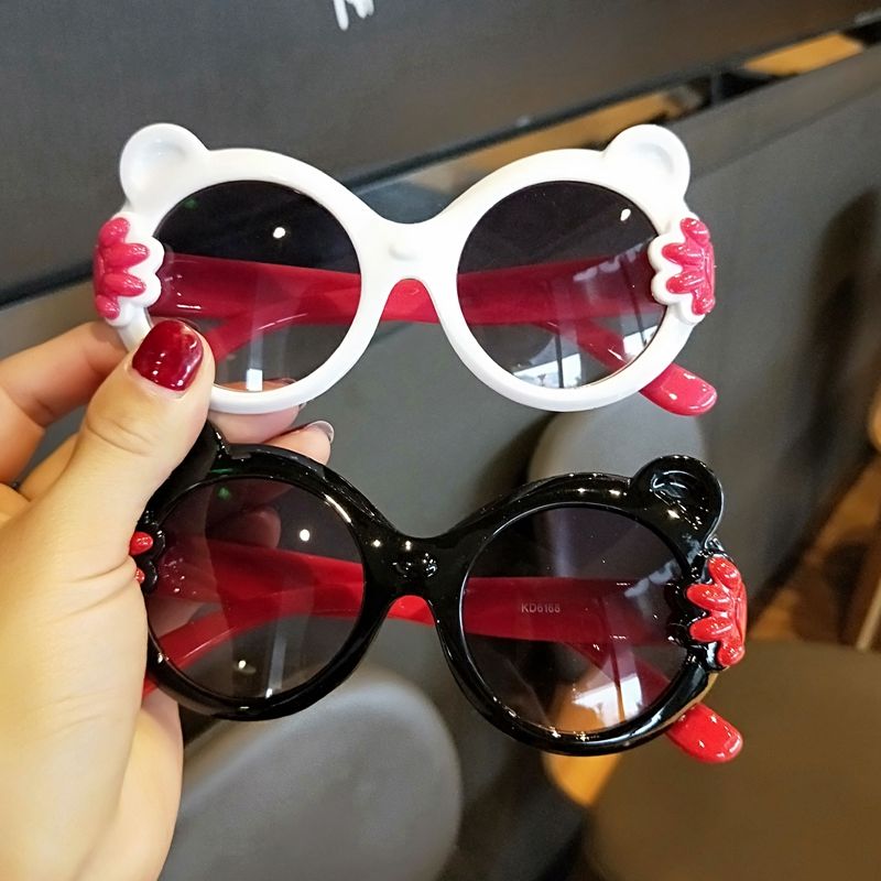 凹造型的眼镜墨镜 4e0db7df-a4b3-4b7c-825c-a95b51493083.jpg