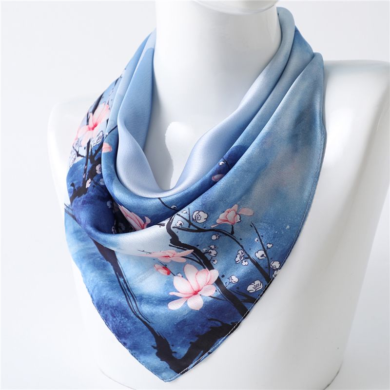 小蓝色丝巾高级感 a909c3b7-f023-4a64-a5cd-59d93cd34569.jpg