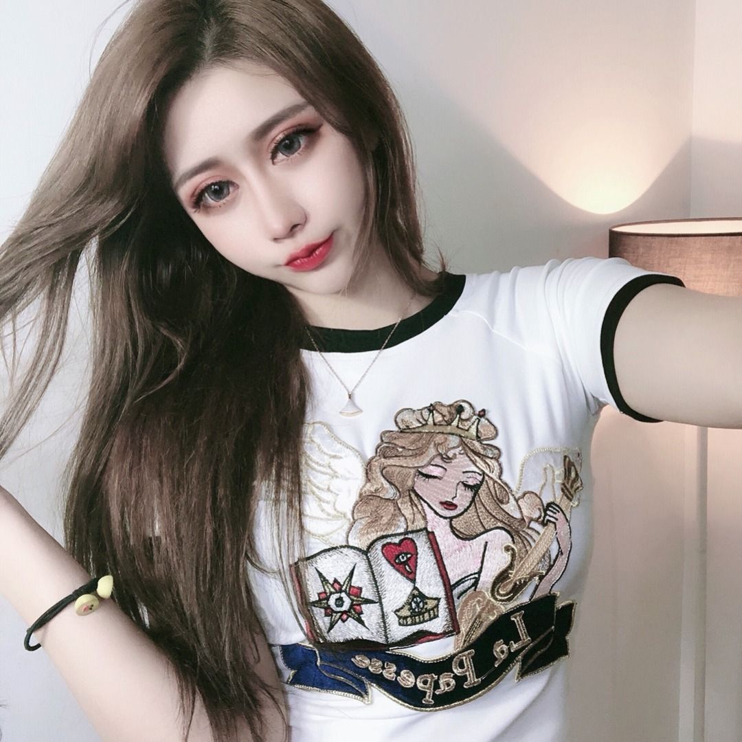 Ins trend new short-sleeved tight-fitting chest large embroidery cotton t-shirt ladies popular all-match self-cultivation thin top summer