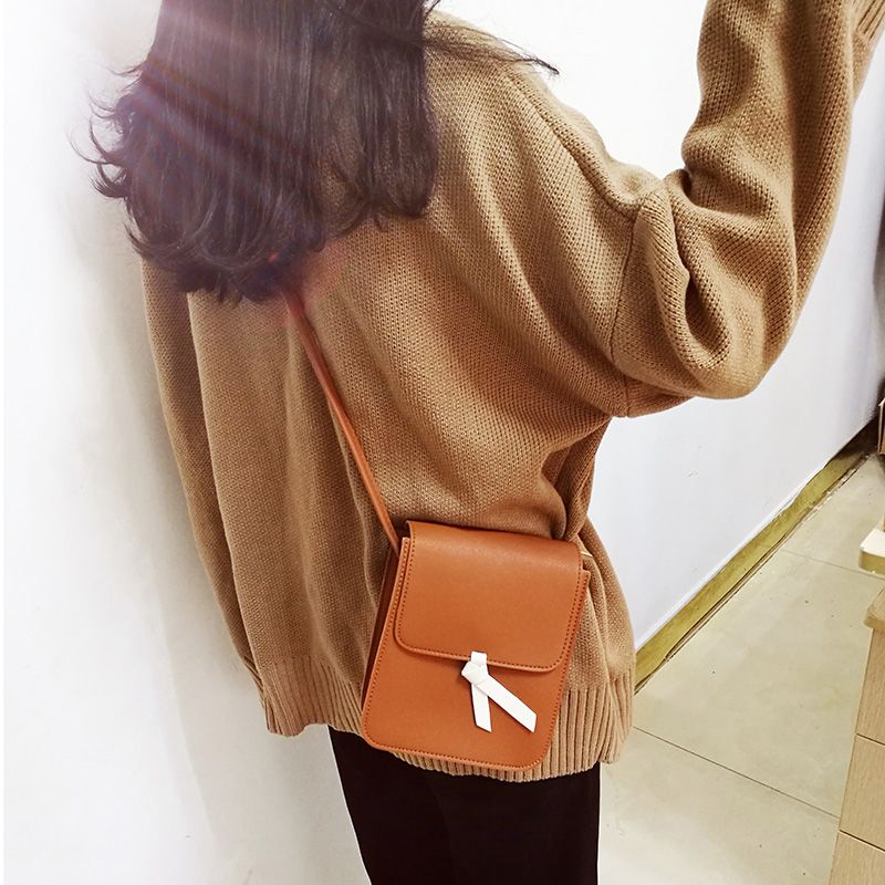 Popular literature and art small square bag 2020 new super fire women's bag fashionable color contrast single shoulder Crossbody student simple mobile phone bag
