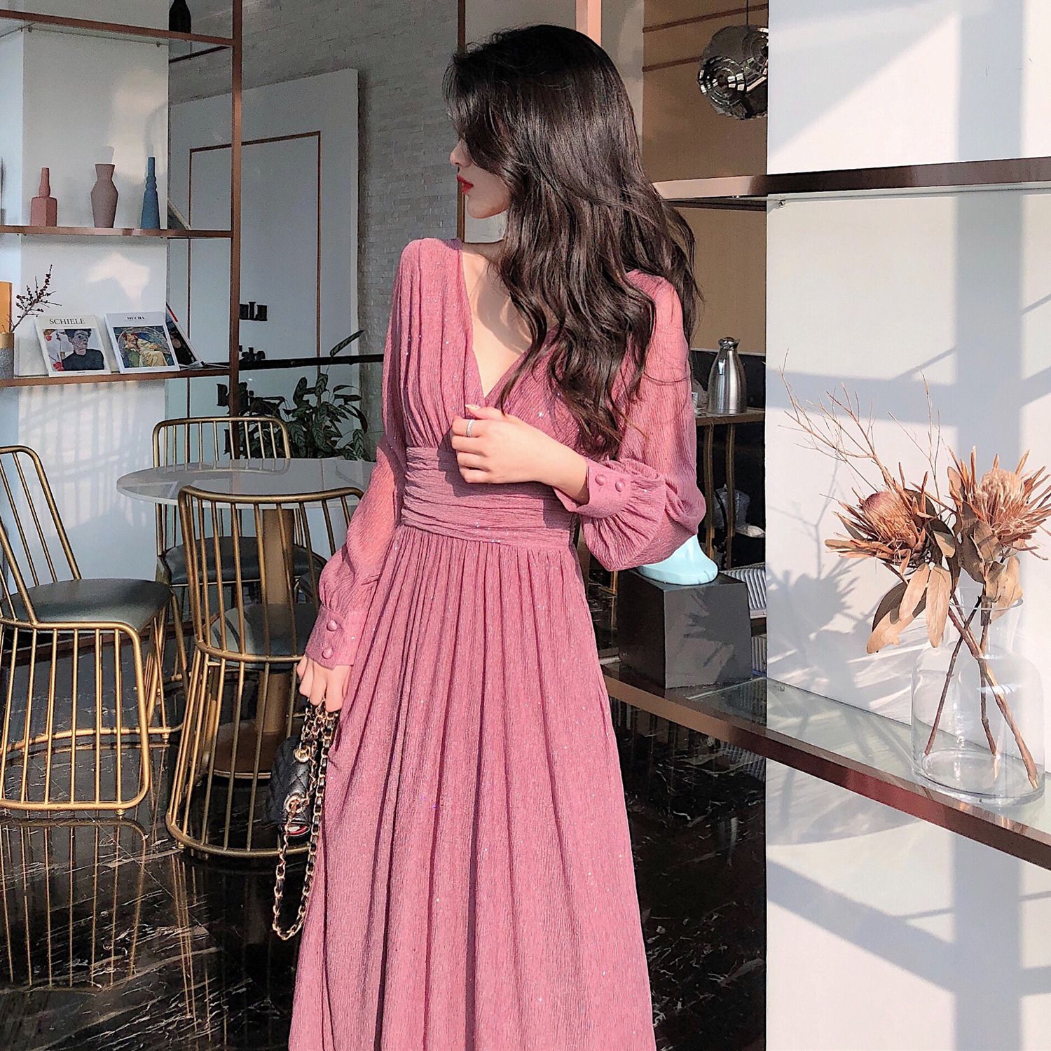 Early spring 2021 new Korean glittering design with gathered waist and pleated temperament long sleeve skirt