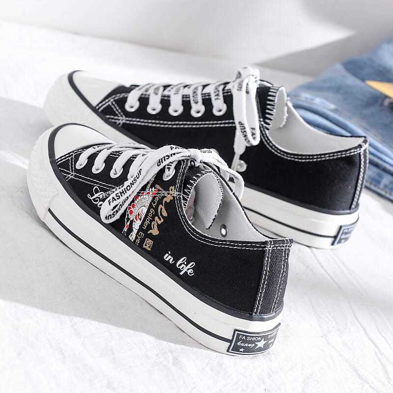 Spring 2020 female Korean version of ulzzang high top canvas shoes fashion students low top versatile net red ins board shoes