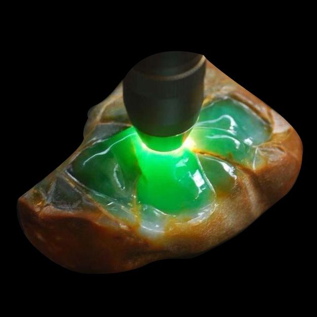 顶级木那翡翠满绿 394815fb-a7f5-4cc3-b8a8-1a4a846e3f40.jpg