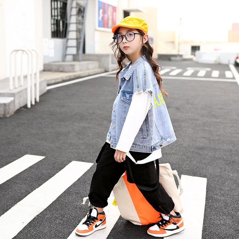 女童马甲外套春秋洋气中大童新款外穿韩版牛仔薄款小学生孩子时尚