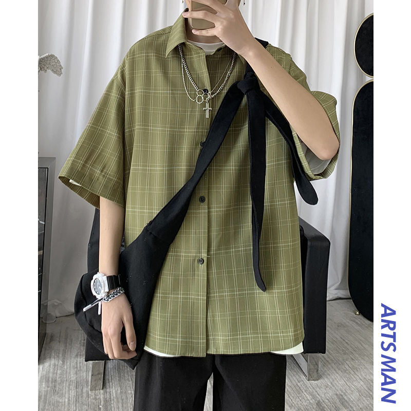 Summer Hong Kong style short-sleeved shirt for male students loose casual three-quarter sleeve men's jacket Korean style trendy plaid shirt for men