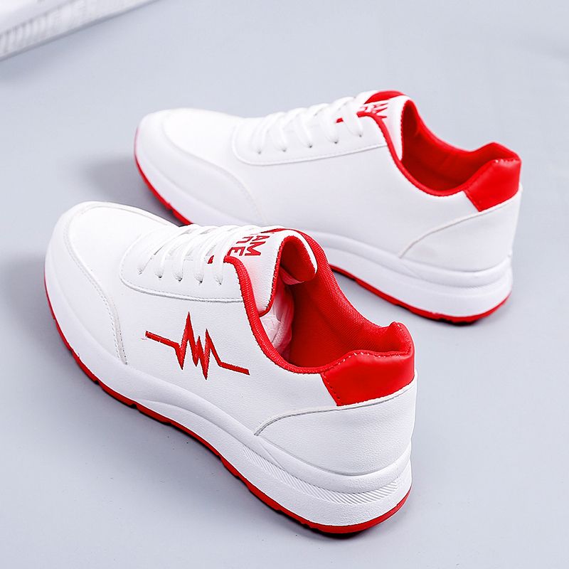 Small white shoes female spring and summer 2020 new Korean women's shoes street shooting casual shoes sports shoes single shoes versatile student board shoes