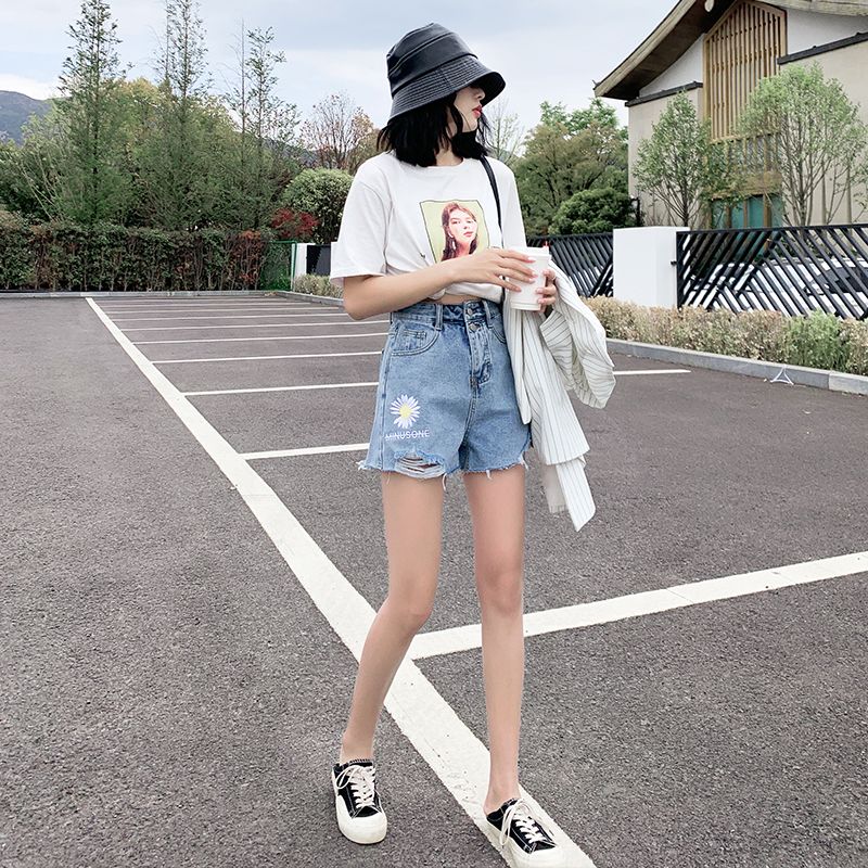 高品质牛仔短裤女 6092220c-1d97-4b04-9489-526a4d555e9d.jpg