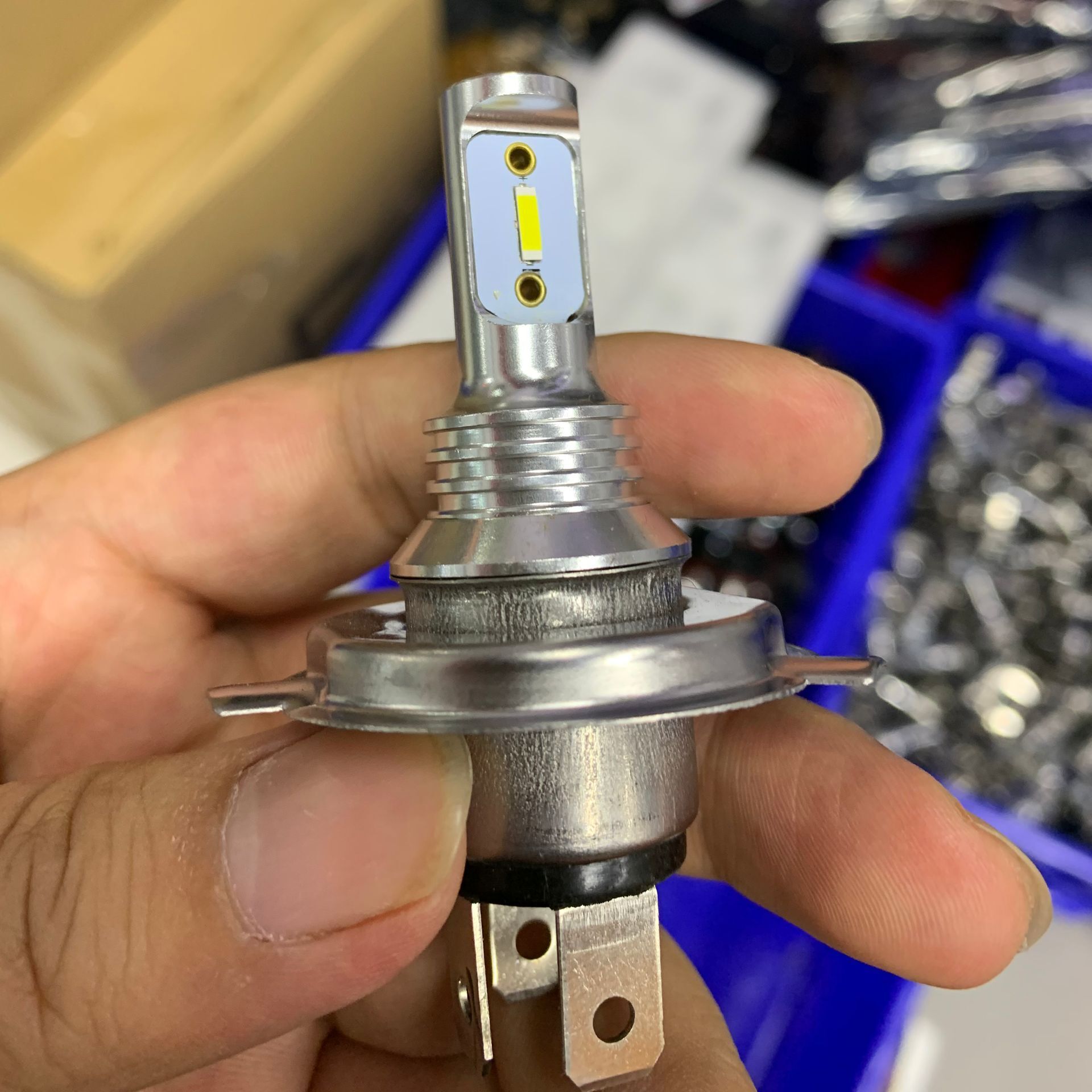 超亮led灯泡货车灯h4大灯h1远近光进口芯片100w带透镜12v-24v通用