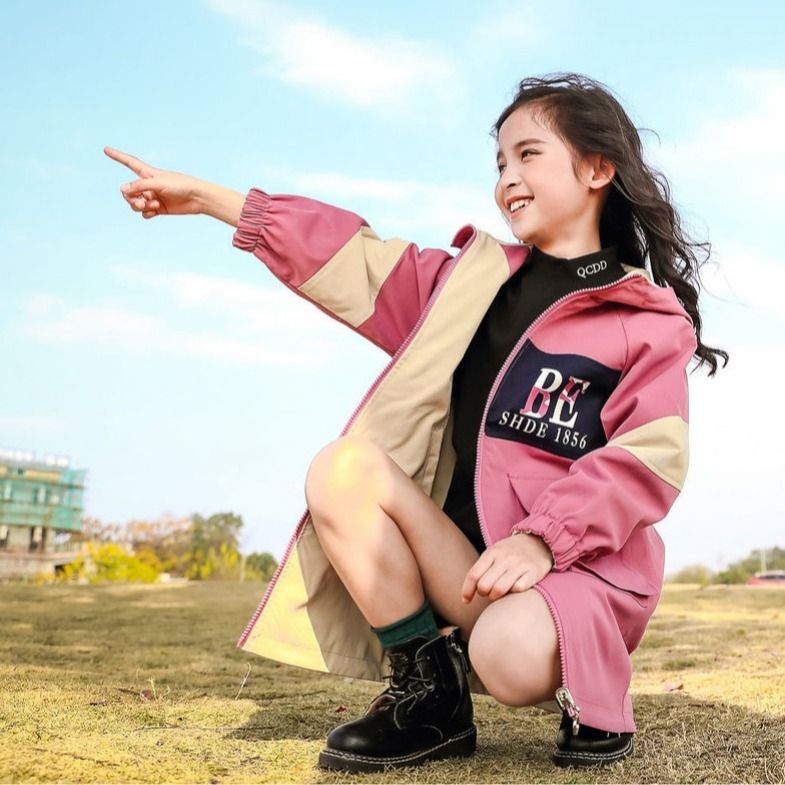 Girls' Autumn coat 2020 new Korean fashion autumn winter middle school kids' foreign style children's middle school girls' long windbreaker
