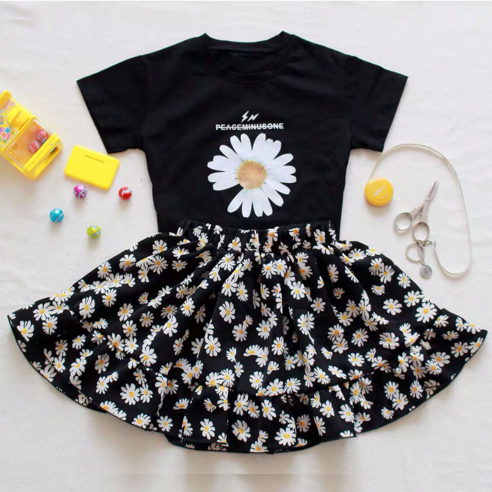 Girls' summer dress skirt  new Korean version of the small daisy skirt middle and big children's foreign style floral pleated skirt suit