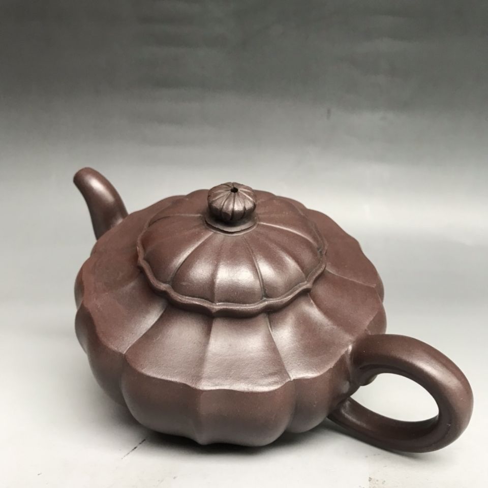 紫砂壶 底款:李茂林 材质:紫砂 容量:400cc  出水孔:独孔