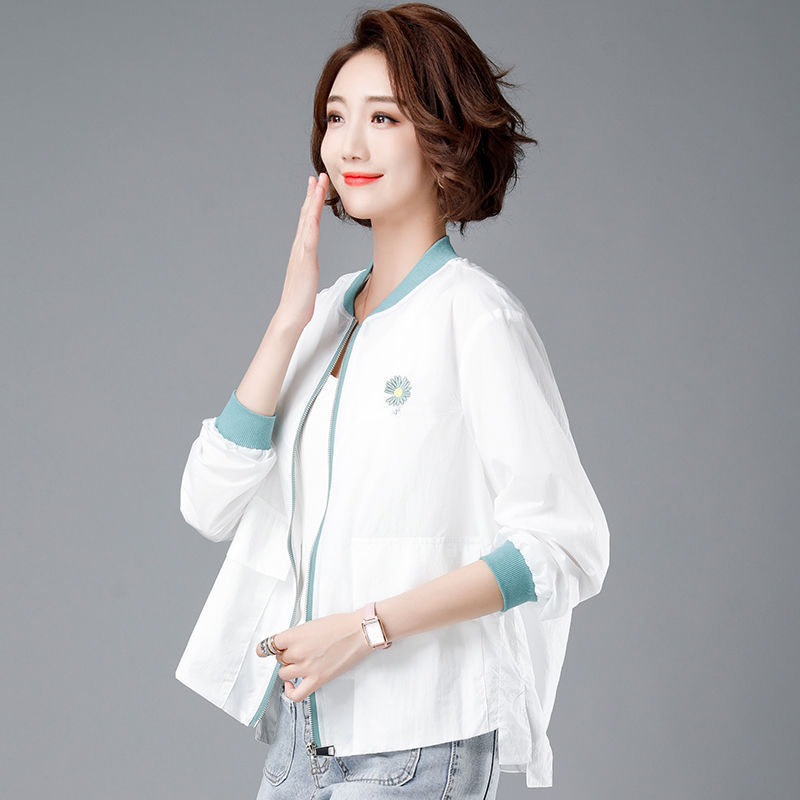 Sun protection clothing women's outer wear thin large size  spring and summer embroidered loose daisy mother short breathable jacket