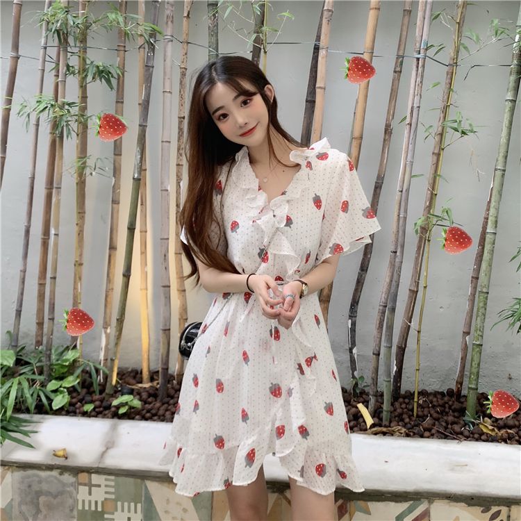 女夏裙2020新款洋气智熏气质茶歇裙纯白色草莓印花娃娃领连衣裙