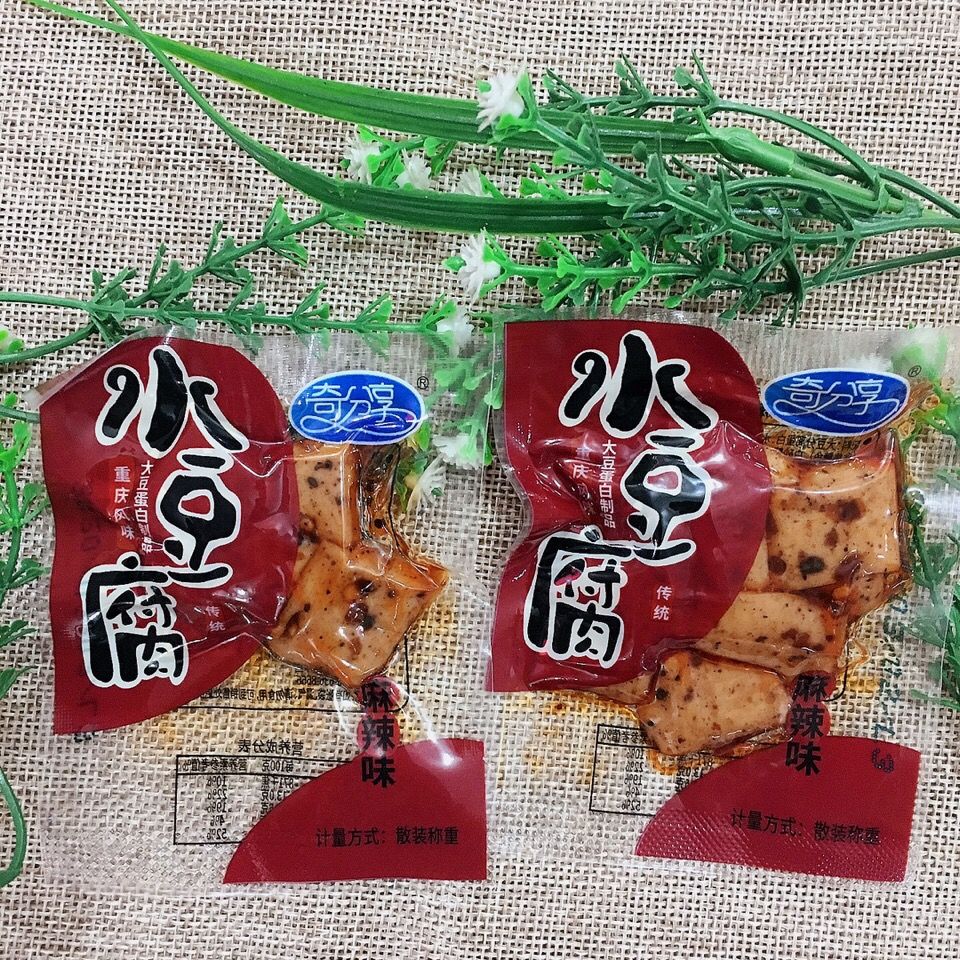 奇爽奇分享水豆腐重庆特产零食五香麻辣豆腐干散装小包装500g