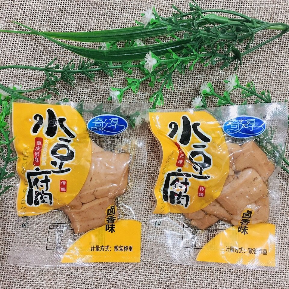 奇爽奇分享水豆腐重庆特产零食五香麻辣豆腐干散装小包装500g