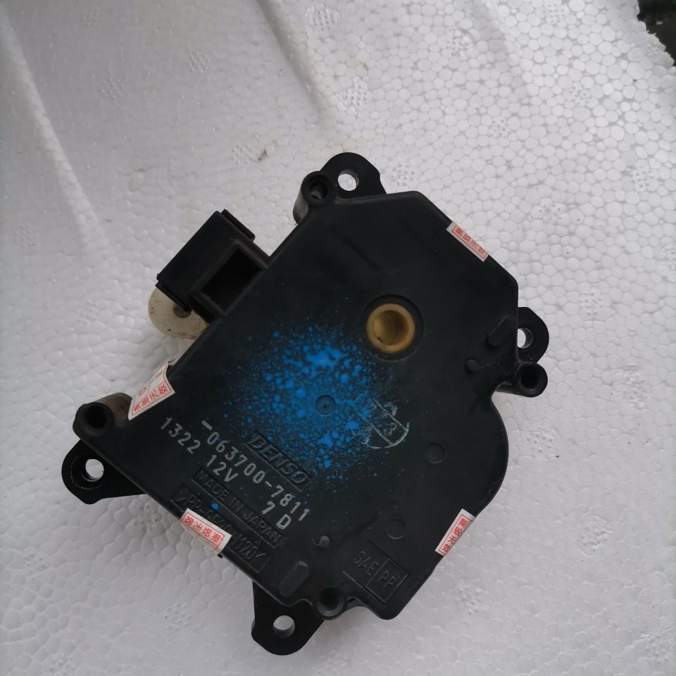 原装拆车件佳美2.4 大霸王acr30空调翻板电机 转换电机