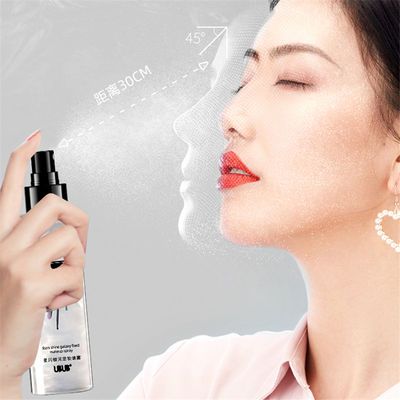 一喷定妆喷雾干皮持久控油防水不卡粉不脱妆定妆粉化妆品散粉正品