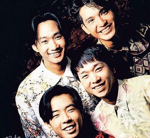 Beyond 黄家駒15回忌追悼アルバム(CD＋DVD) Amazon | BEYOND ビヨンド CD／遙望黄家駒不死音樂精神特別紀念
