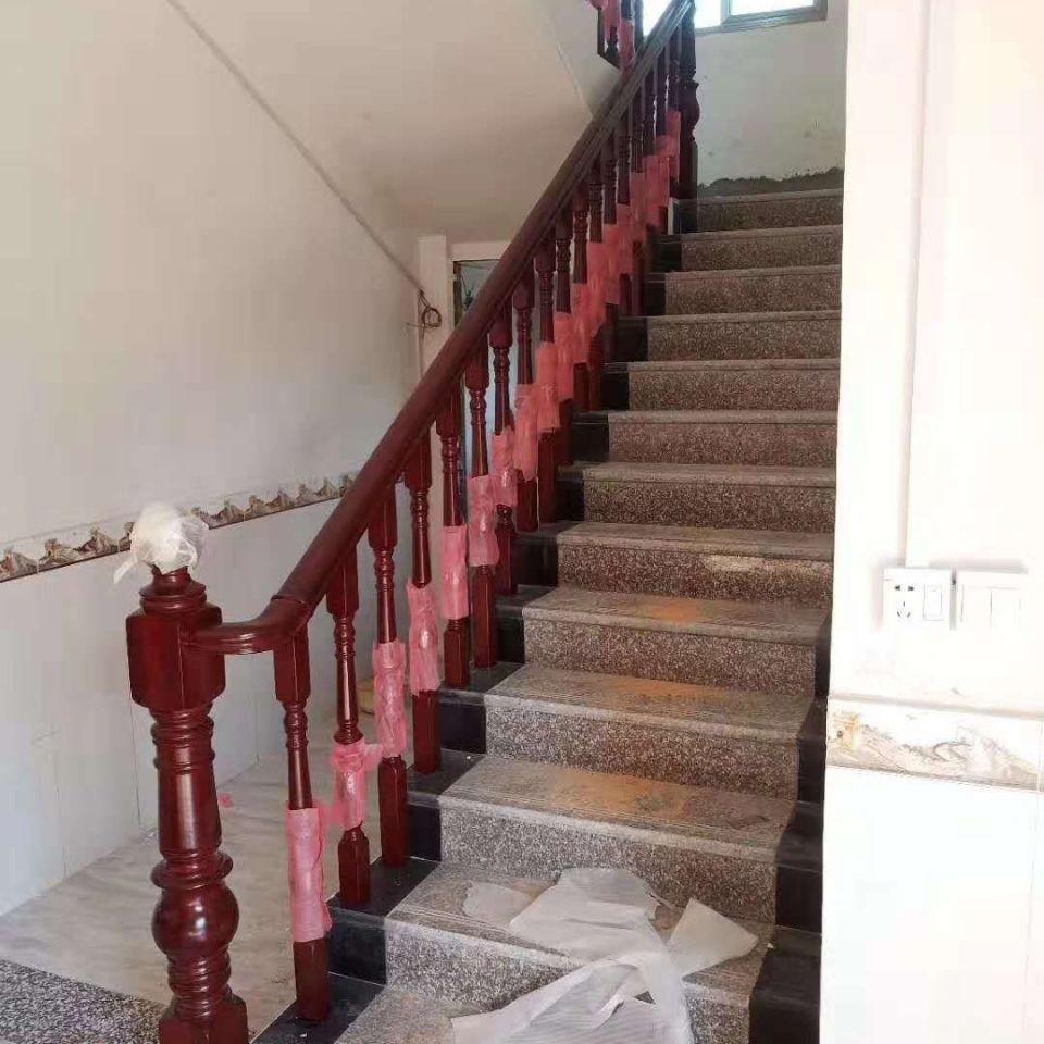 楼梯扶手整体楼梯护栏阳台家用实木楼梯扶手做烤漆的成品现货批发