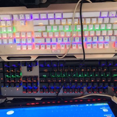 虹龙k 320机械键盘,二手的,青轴机械键盘,插拔轴的9层新