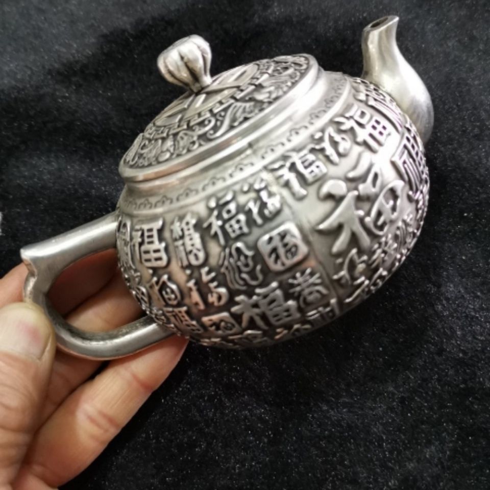 白银餐具：超越时间的艺术珍品