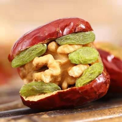 56800/新疆和田大枣夹核桃葡萄干夹心抱抱果孕妇儿童零食独立包装包邮