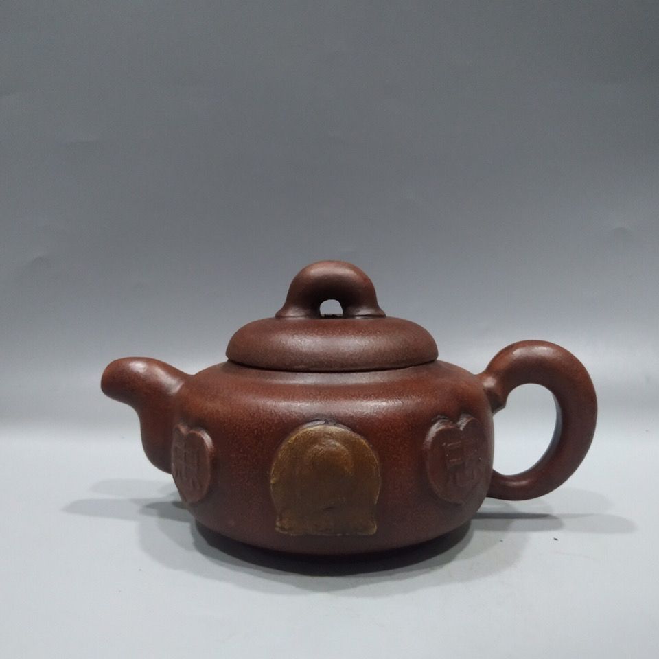 文革壶 底款:顾景舟 泥料 清水泥  容量430cc 尺寸17×12×9.