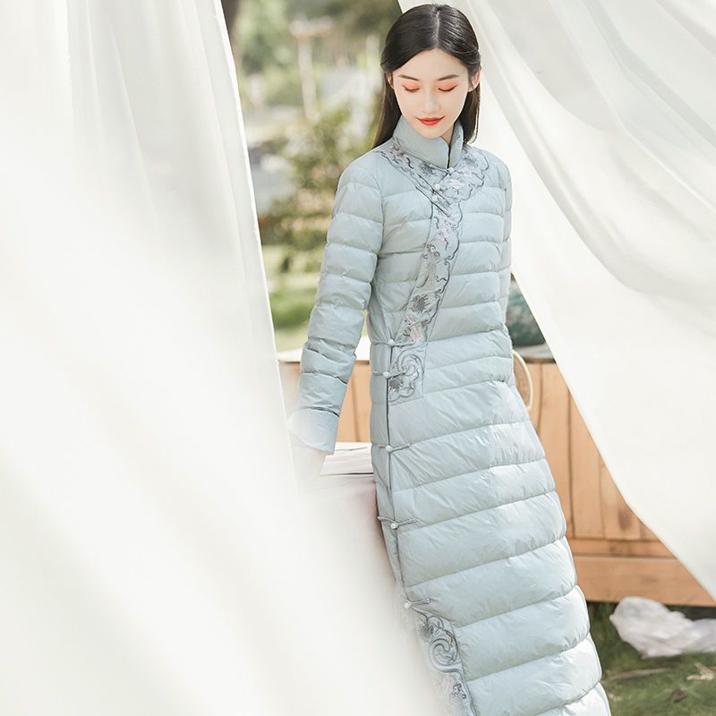 2021 autumn and winter new Chinese style stand collar slanted breast embroidery improved long style Chinese down jacket with Han elements in the Republic of China
