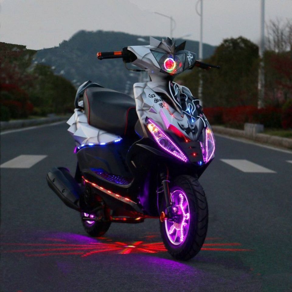 全新鬼火踏板摩托车125cc一代三代改装白幽灵鲨鱼战速燃油助力车