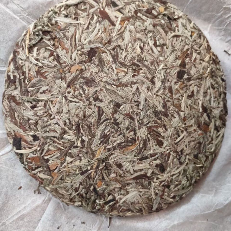 远旺红白茶2005年白毫银针饼300克买二送一