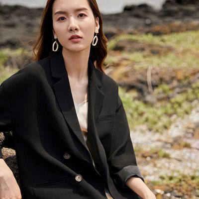 13578/对白纯色双排扣西装外套女2021春季百搭时尚OL通勤气质西服