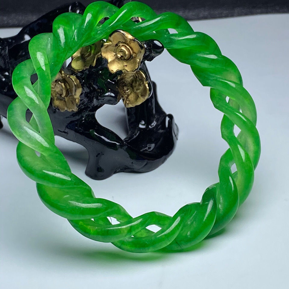精选热卖满绿翡翠高冰透雕刻麻花手镯扭转乾坤玉石菠菜绿满绿镯
