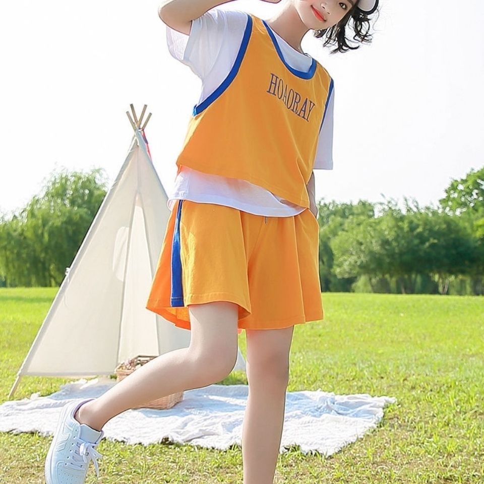Girls' new sports basketball uniform 2021 new middle and big boys and girls summer short-sleeved shorts loose three-piece suit trendy