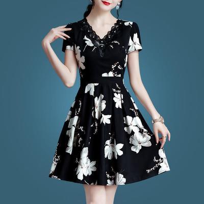 34210/新潮流时尚连衣裙女气质短袖夏款2021女装修身印花V领夏裙显瘦