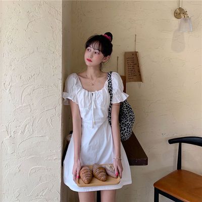 34612/2021夏季新品赫本风可盐可甜法式桔梗泡泡袖方领连衣裙女夏超仙气