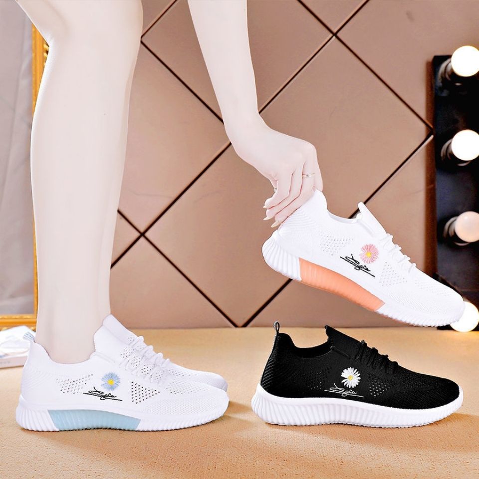 Breathable mesh sneakers women's 2022 summer new women's shoes flying woven casual running shoes small white shoes women's all-match