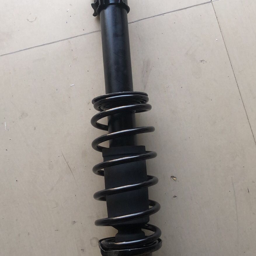 丽驰e9 v5四轮电动汽车轿车避震器前轮减震弹簧后减震器避震