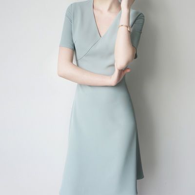 2024新款冷淡风女装夏季收腰气质显瘦长裙高级感法式复古连衣