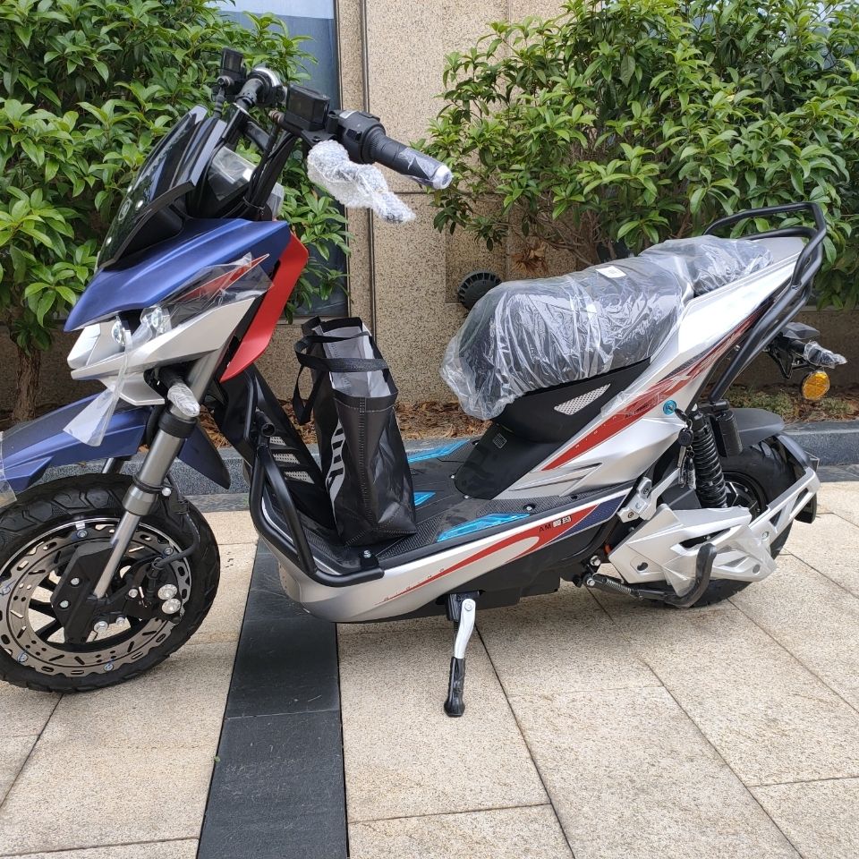 正品爱玛电动车极客x301电动摩托车智联版学生成人踏板电瓶车