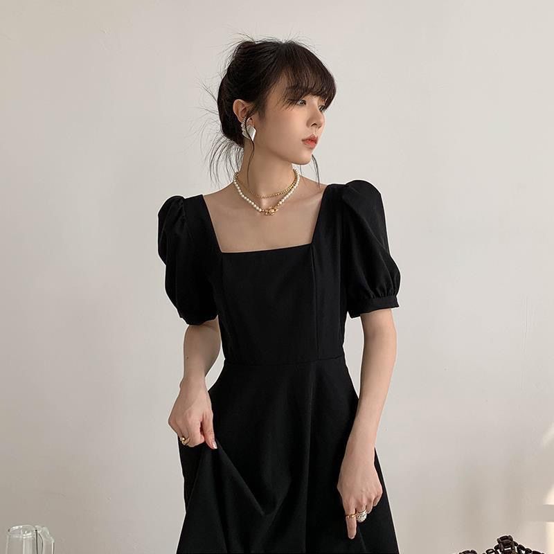 黑色連衣裙女2021夏季新款法式復古氣質方領泡泡袖收腰長款小黑裙