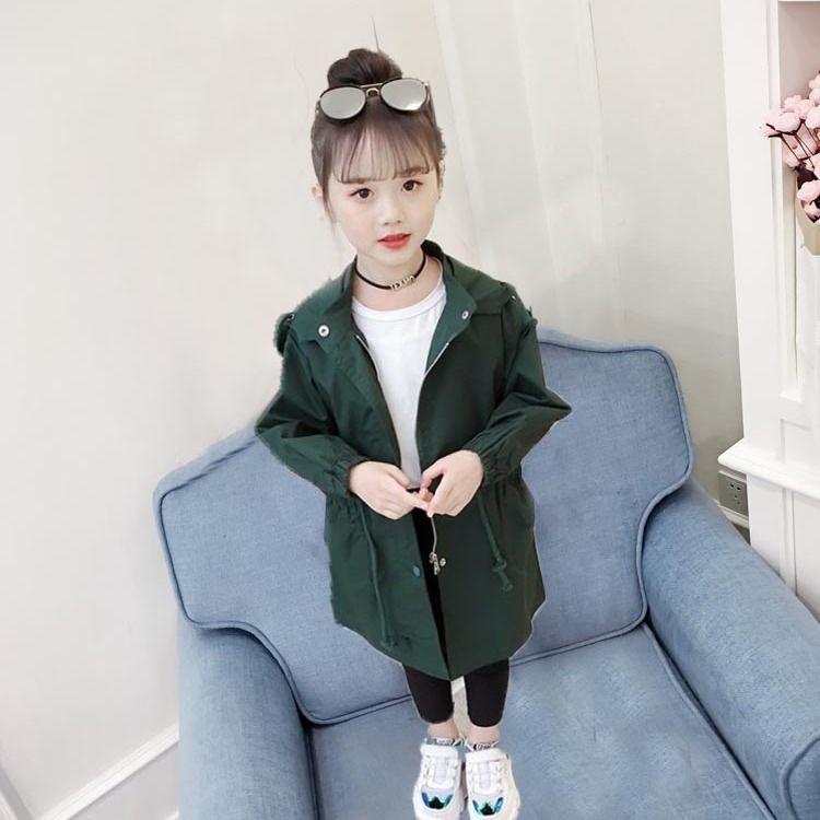 Girls' windbreaker 2020 new Korean version foreign style spring and autumn school children's loose middle and long coat winter fashion