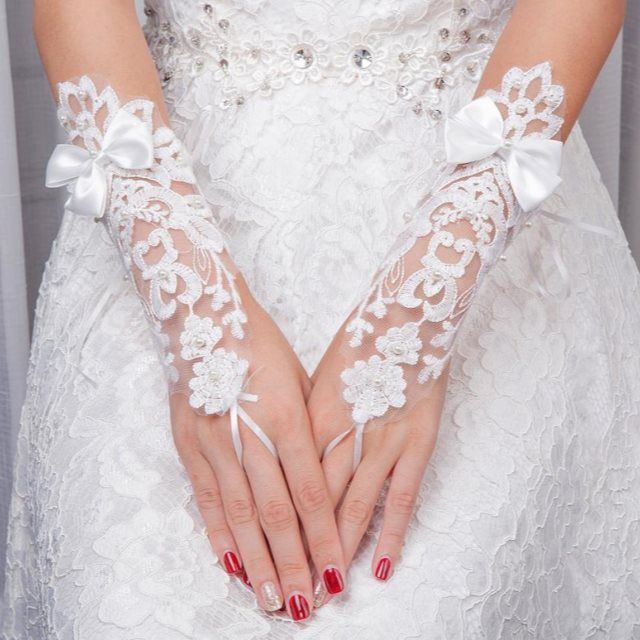 婚纱长白手套_女童戴婚纱长白手套(2)