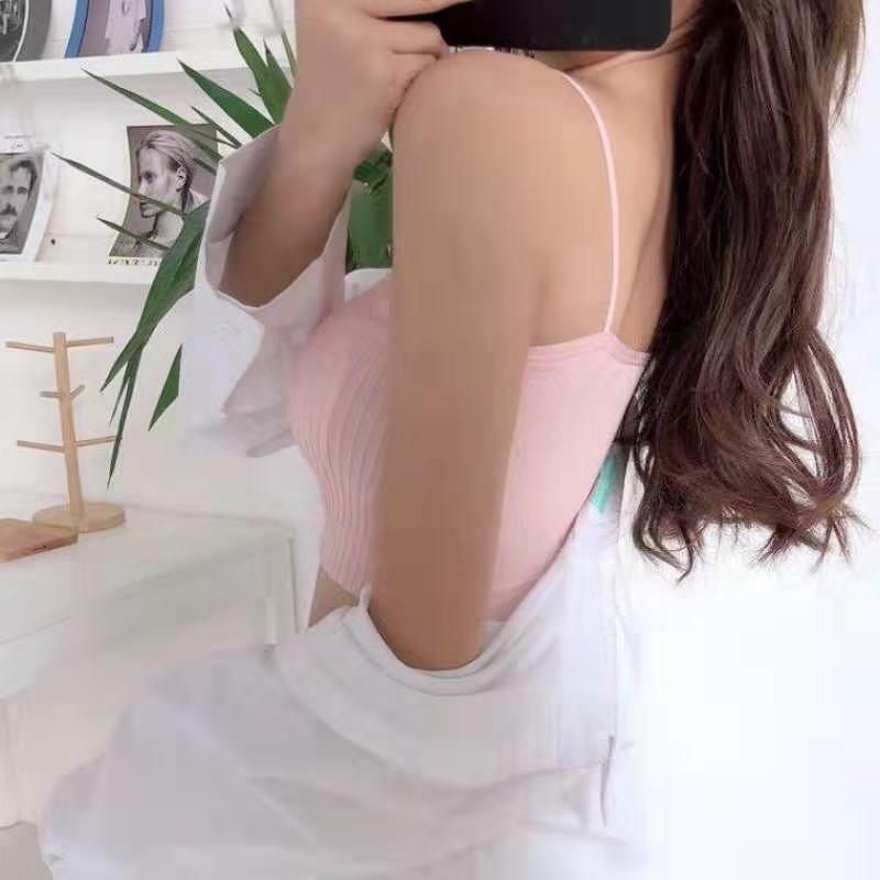 初中女学生穿内衣视频_美女只穿内衣(3)