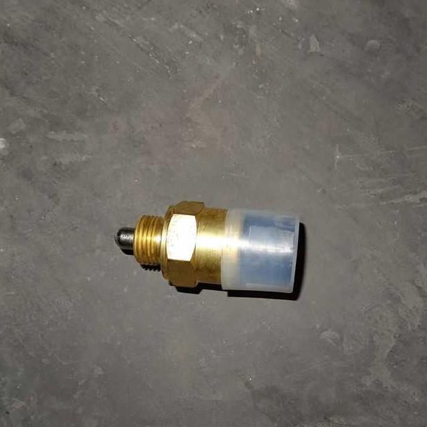 中国重汽原厂配件豪沃t7h曼桥差速锁压力开关mcy13桥四驱感应开关