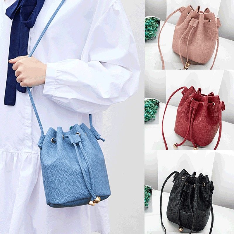 Bag Girl 2020 new Korean fashion versatile one shoulder Mobile Phone Bag Messenger Bag female student bucket bag tassel bag