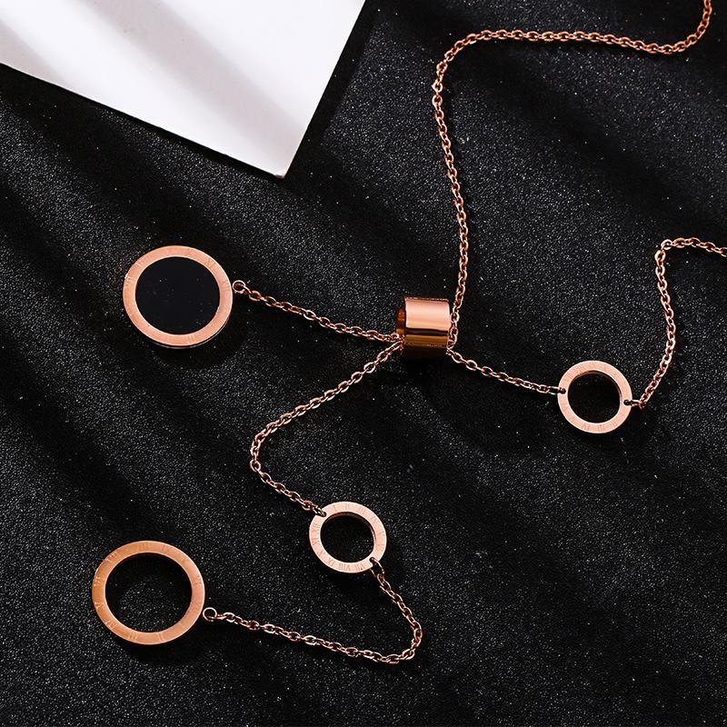 搭配衣服的项链配饰今年新款 39cf332fbba2ebfef66d857bb6be7bd4.jpg