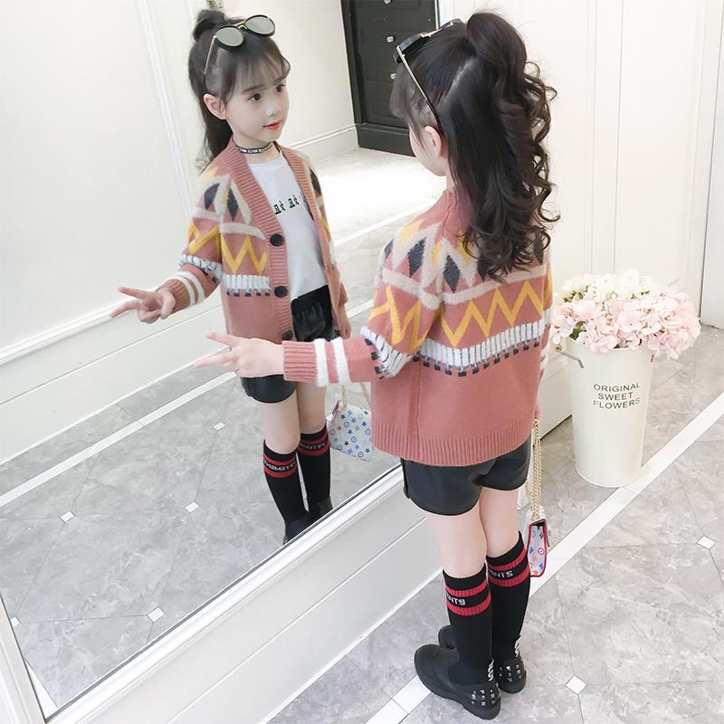 Girls' Knitted cardigan sweater super foreign fashion 2019 new little girl Korean version girl baby spring and autumn thin coat fashion