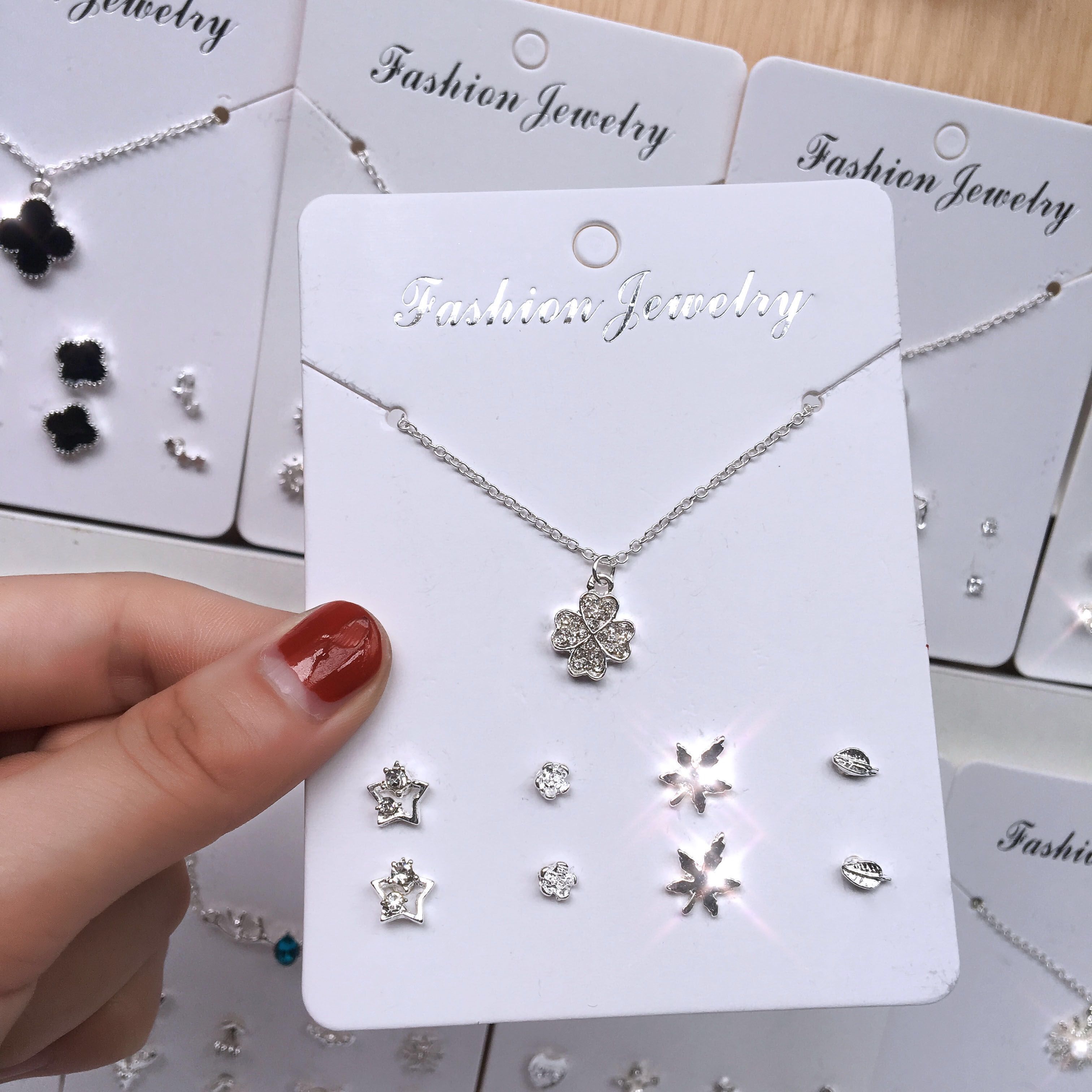 【Necklace and earrings combination】Internet celebrity female student Korean version clavicle chain simple personality earrings pendant combination set