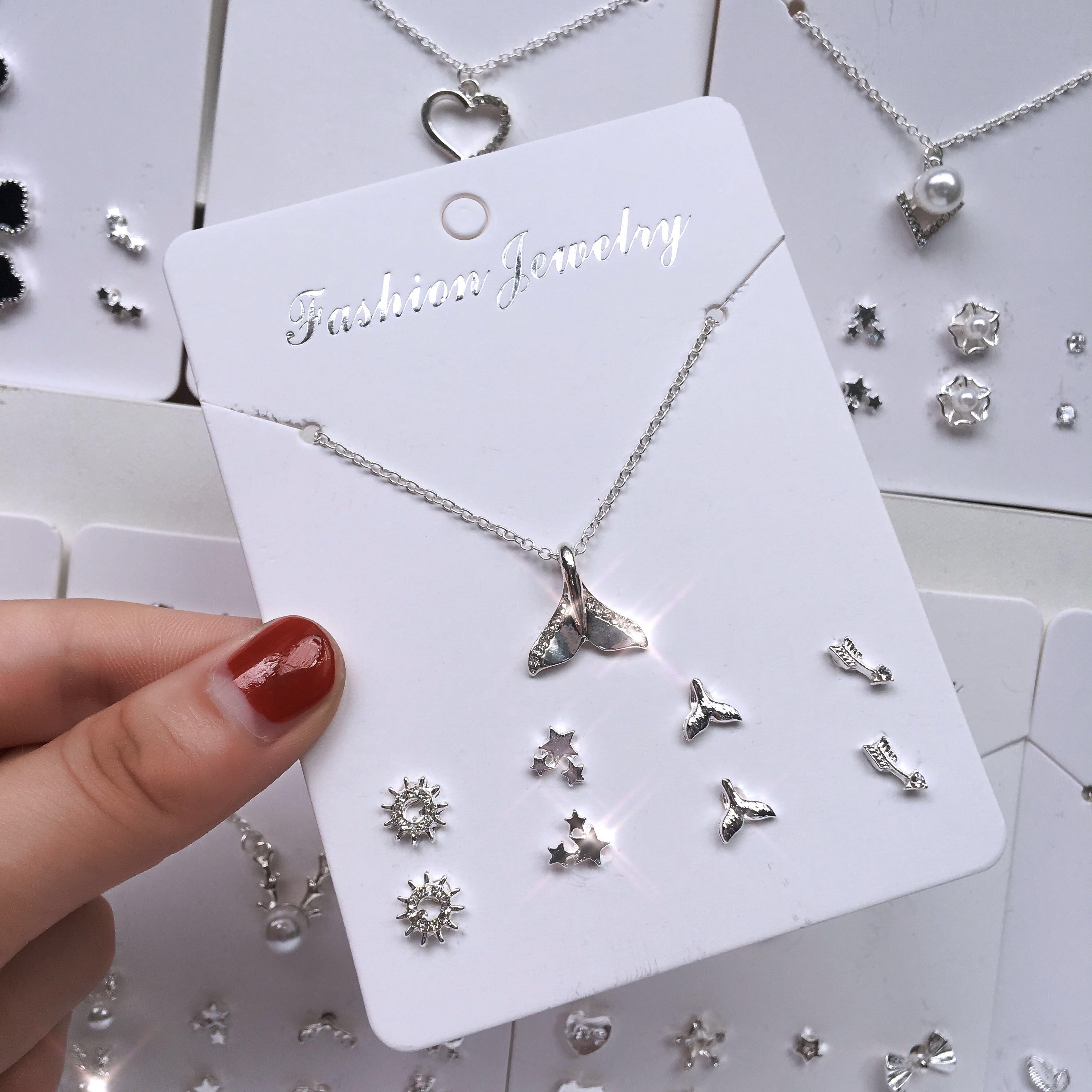 【Necklace and earrings combination】Internet celebrity female student Korean version clavicle chain simple personality earrings pendant combination set