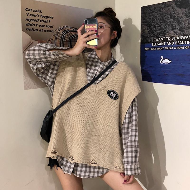 One piece / suit shirt spring and autumn 2020 new loose Long Sleeve Plaid shirt + knitted vest two piece suit for women fashion